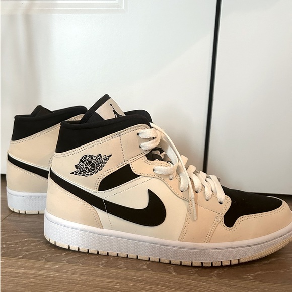 Air Jordan 1 Mid Barely Orange - Picture 5 of 10